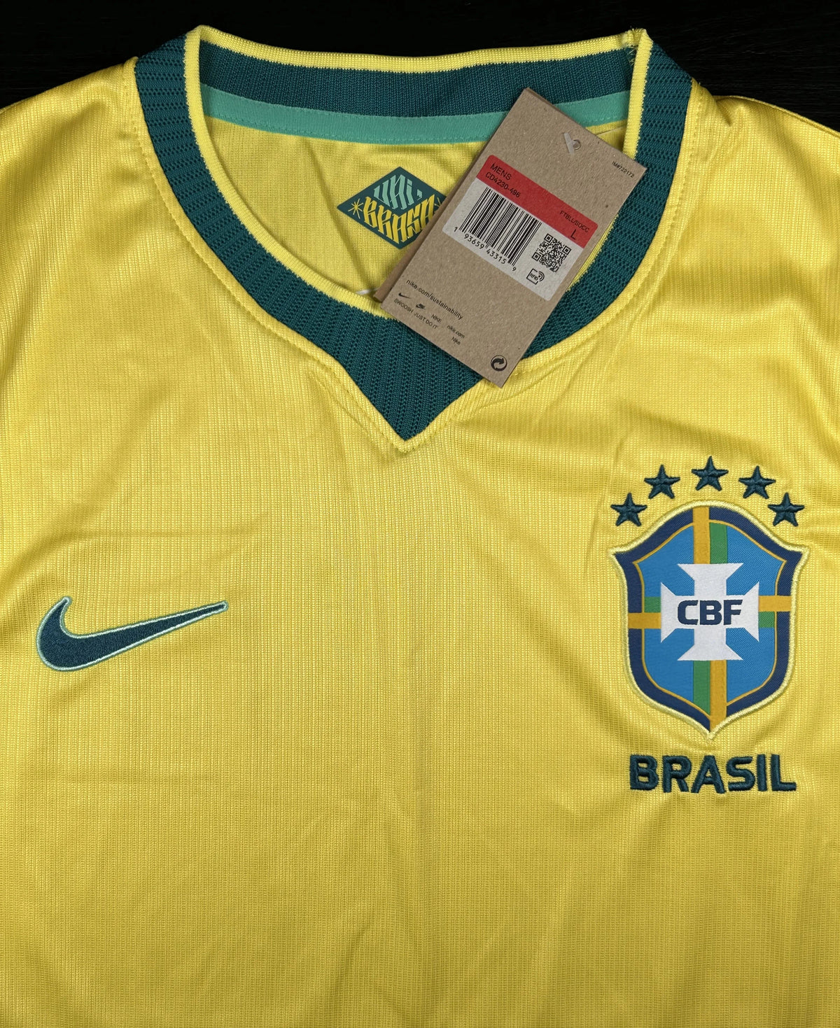 Camisa Torcedor Seleção Brasil Amarela I 26/27 - gola e etiqueta