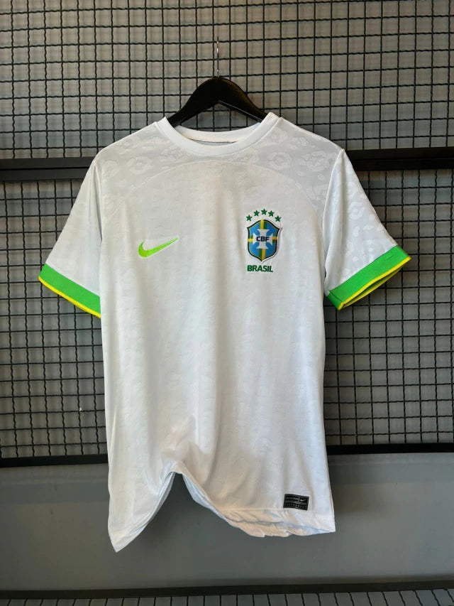 Camisa Masculina do Brasil Branca com detalhes Verde - Nacional Premium